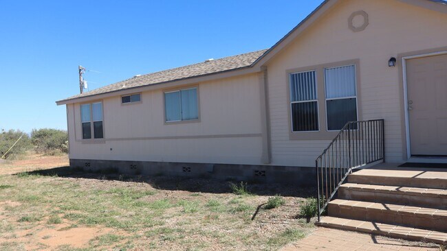 Building Photo - Acreage