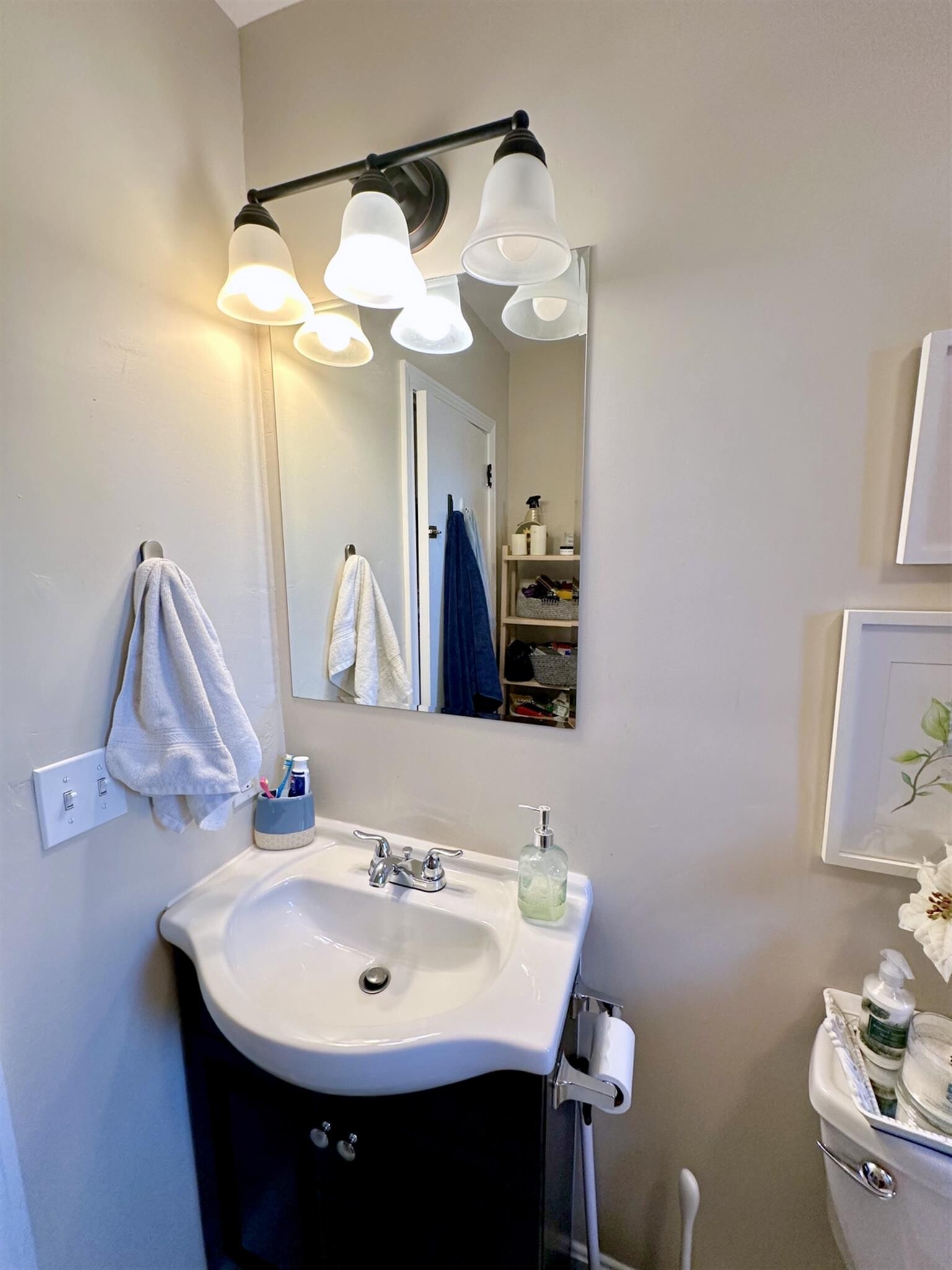 Building Photo - 714 Broadway