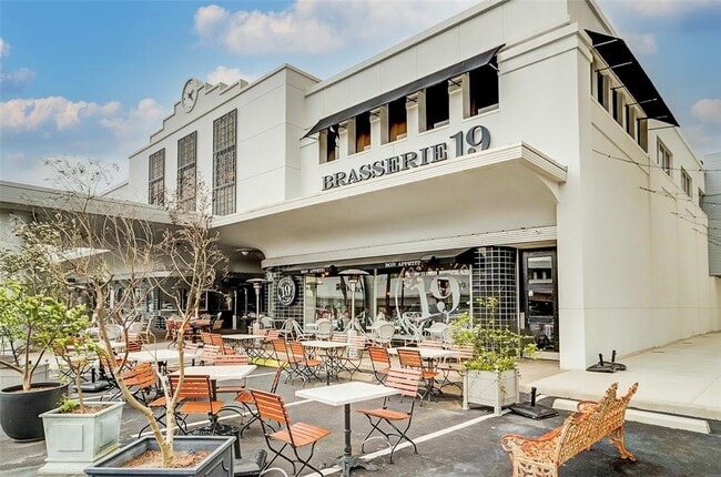 Building Photo - 1522 Dunlavy St