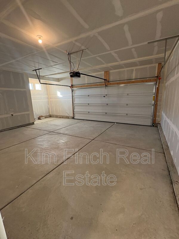 Building Photo - 56 E Portico Ln