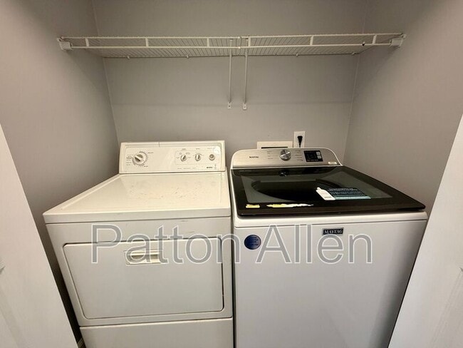 Building Photo - 2406 Abbey Cir