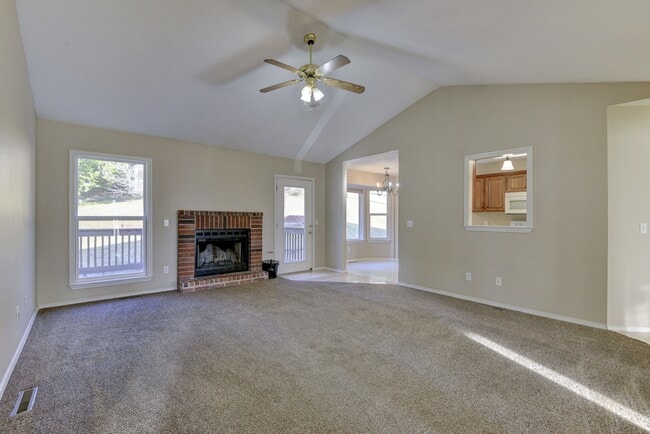 Building Photo - 325 Tall Oaks Dr