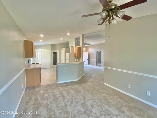 Building Photo - 2087 Deercroft Dr