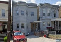 Building Photo - 123 Oak St