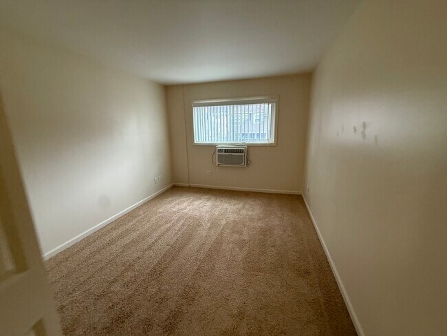 Building Photo - 110 N Kenilworth Ave