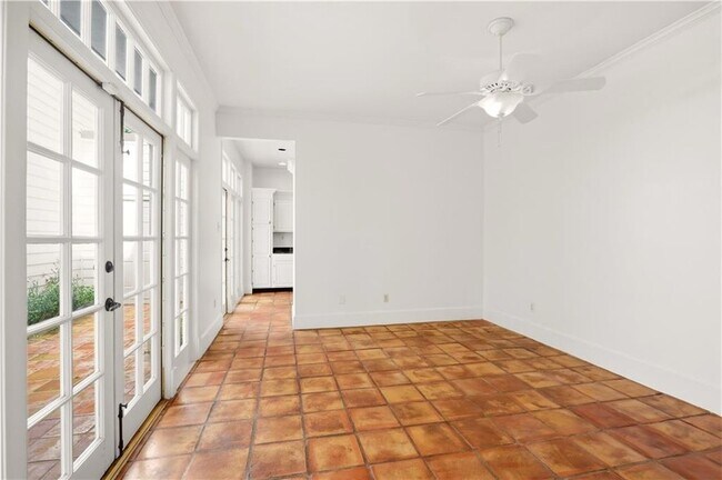 Building Photo - 2605 St Charles Ave