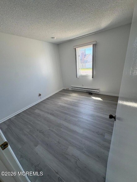 Building Photo - 3248 Beachview Dr