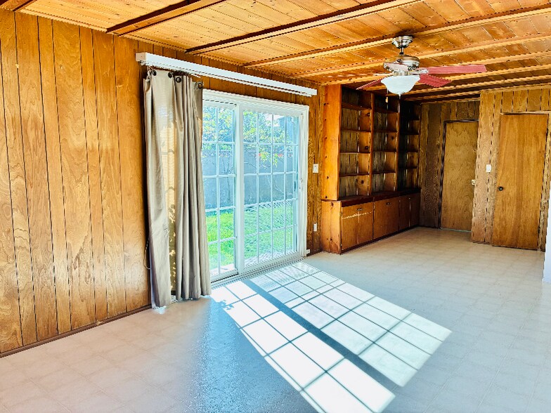 Building Photo - 5804 Los Pacos St