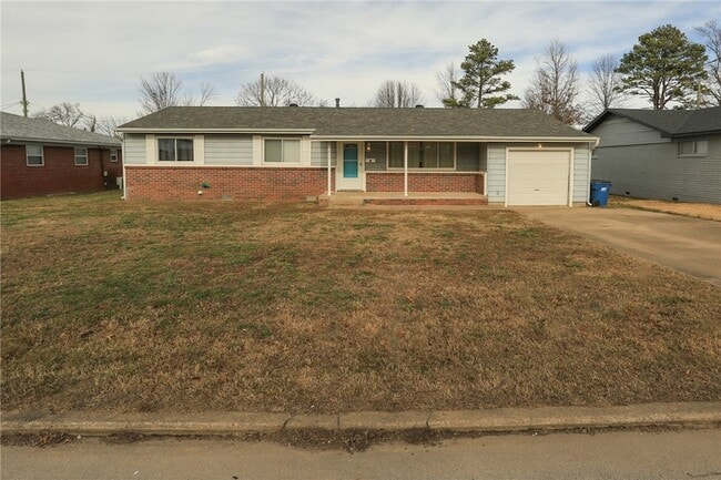 Building Photo - 804 NW 8 St