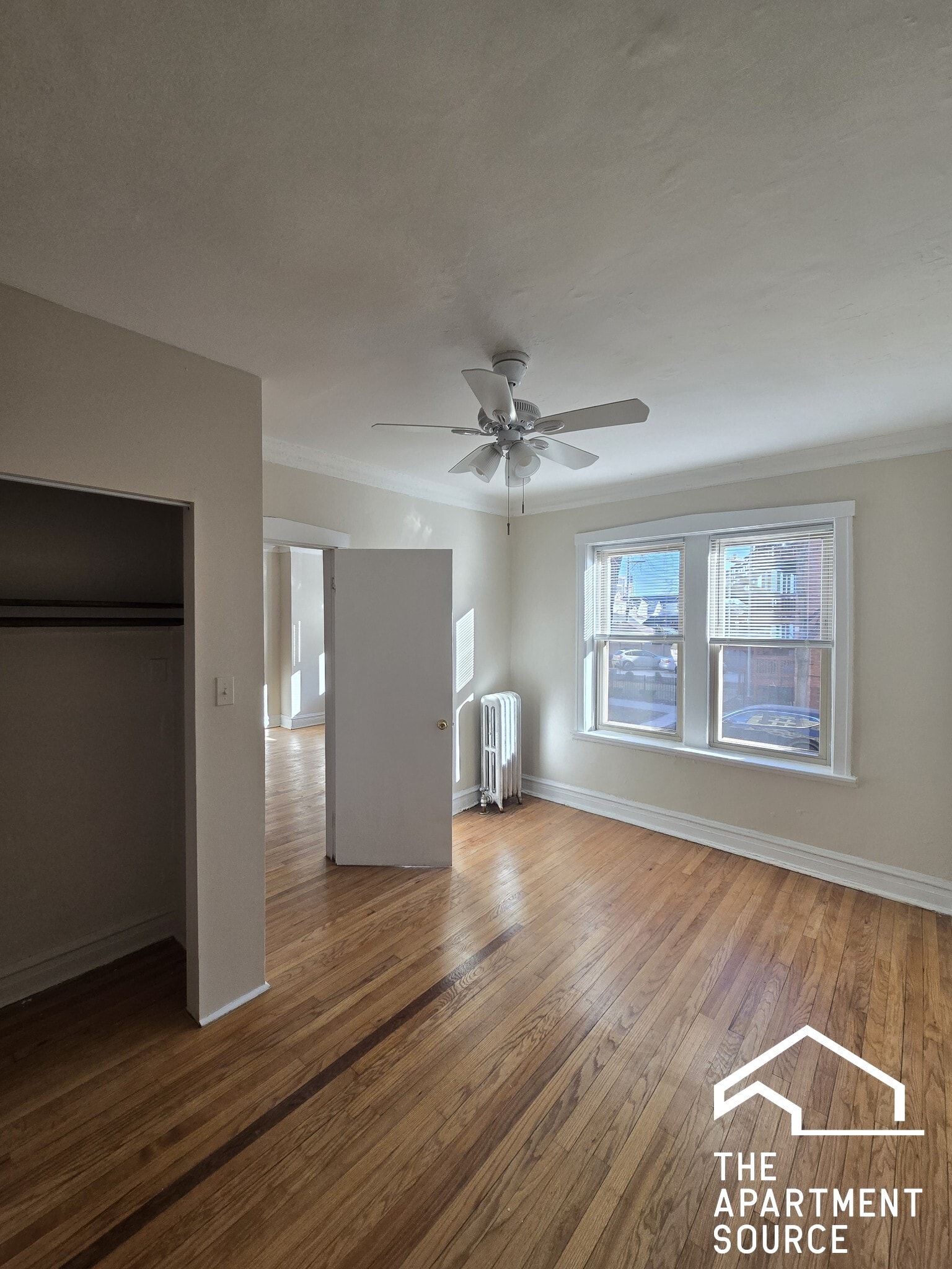 Building Photo - 2956 W Belle Plaine Ave