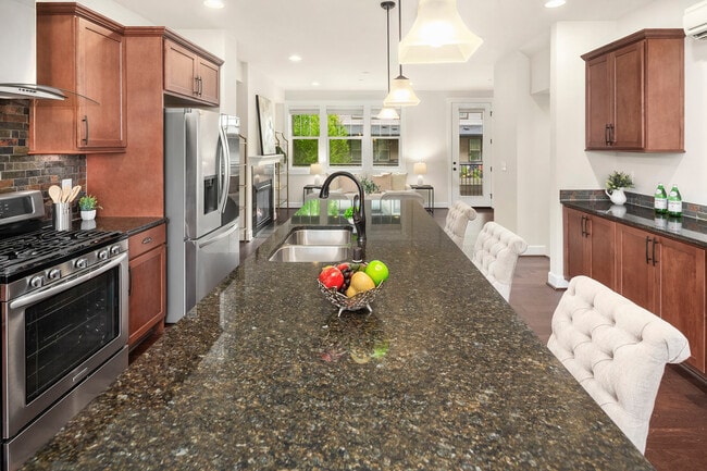 Building Photo - 1363 Chelsea Walk NE
