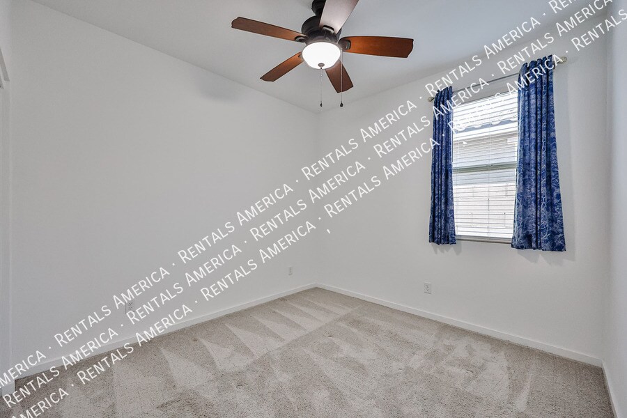 Building Photo - 1578 S 224th Ln