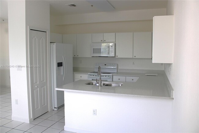 Building Photo - 4435 SW 160th Ave