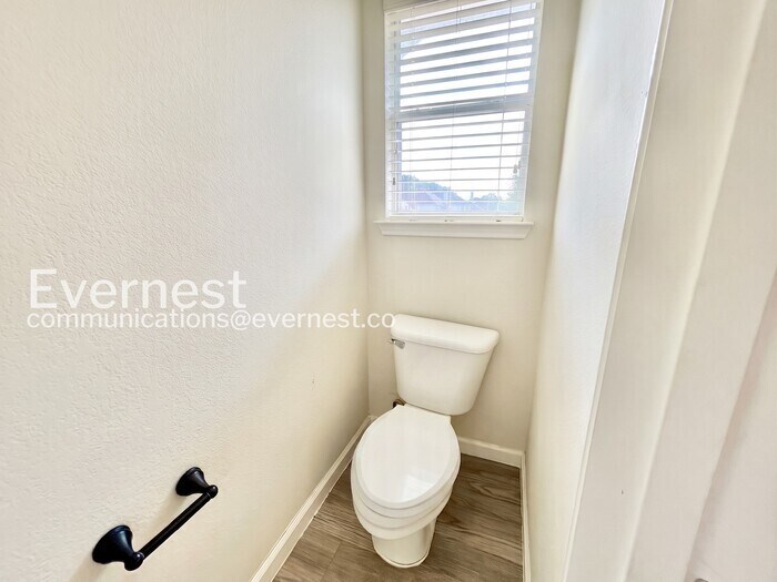 Building Photo - 6458 Riverside Dr