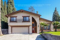 Building Photo - 2810 Iris Ct