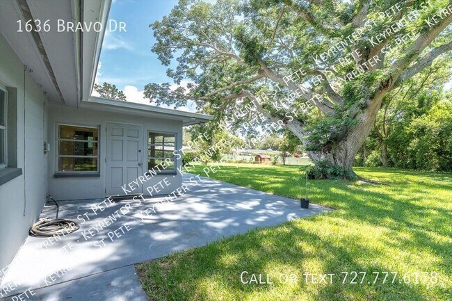 Building Photo - 1636 Bravo Dr