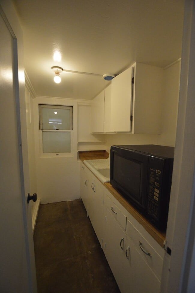 Building Photo - L769ach (REOM)