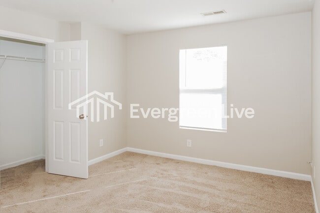 Building Photo - 157 Cloverbrook Dr