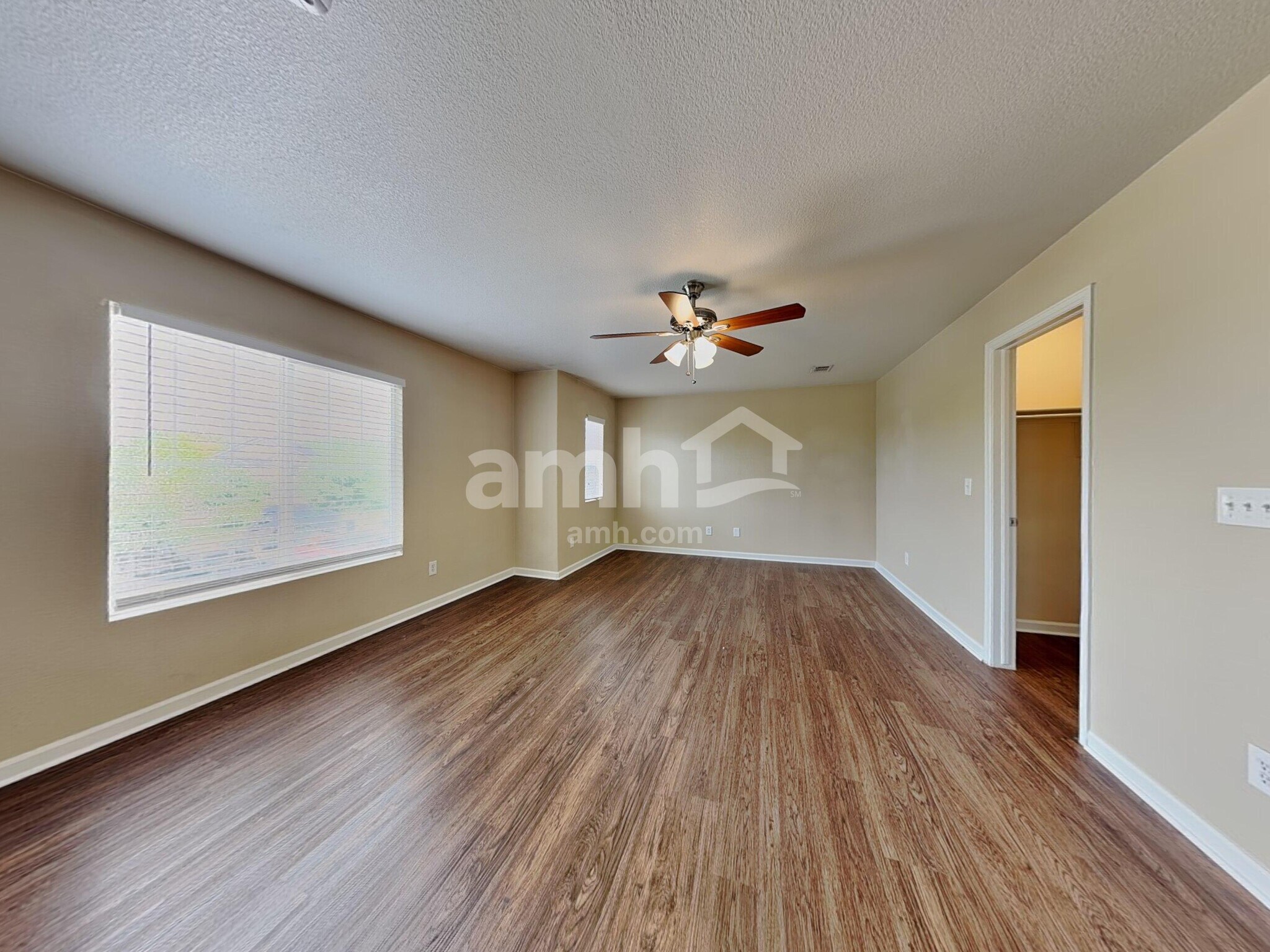 Building Photo - 10572 Vaughn Ct