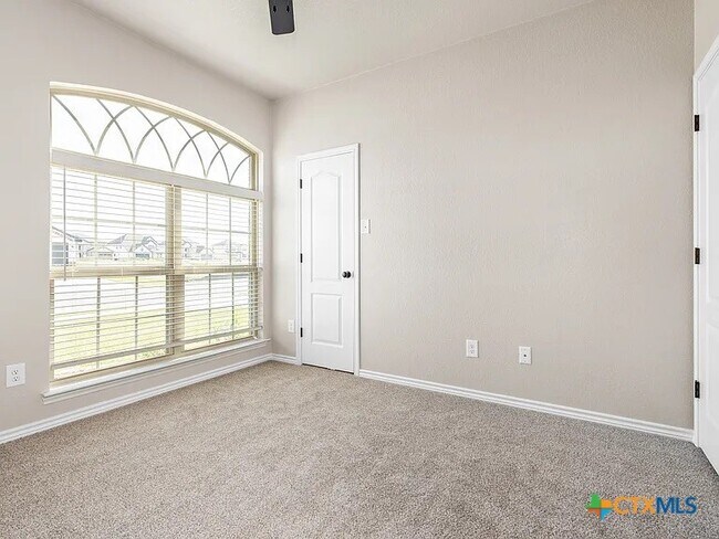 Building Photo - 602 Dred Roger Circle