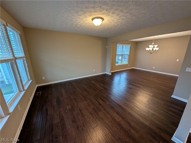 Building Photo - 32815 Rebecca Ln