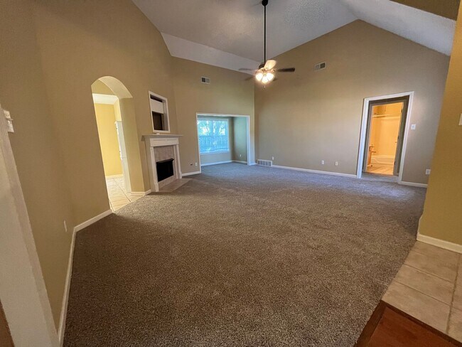 Building Photo - 9150 Hervay Cove