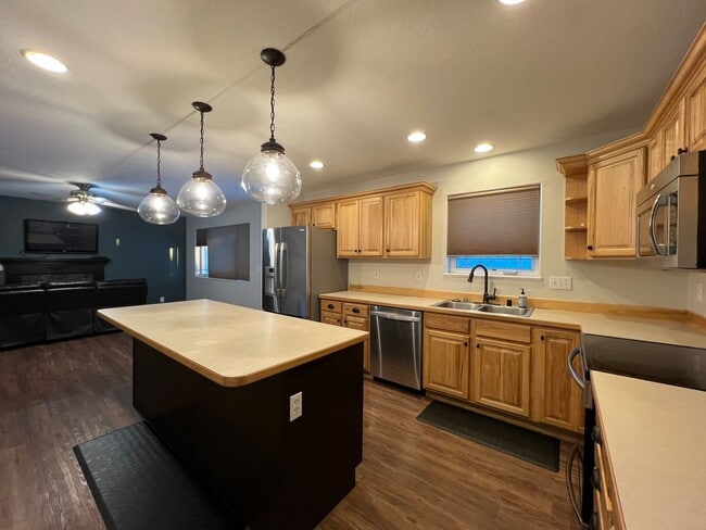 Building Photo - 4 bedroom home in Doyon Estates