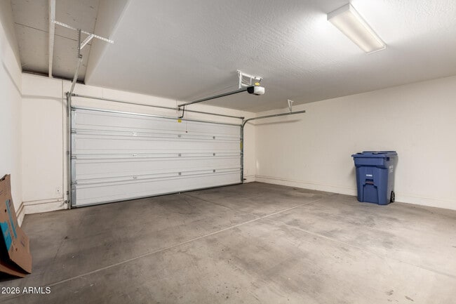 Building Photo - 2031 N 77th Ln