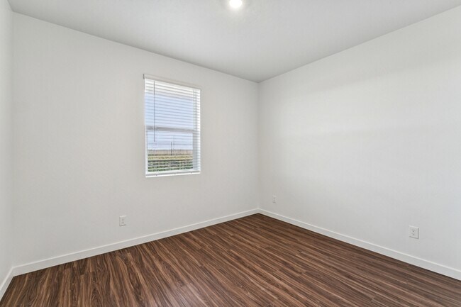 Building Photo - 8284 W Grey Alder Dr