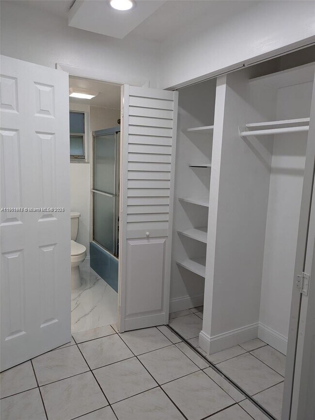 Building Photo - 3550 NE 169th St