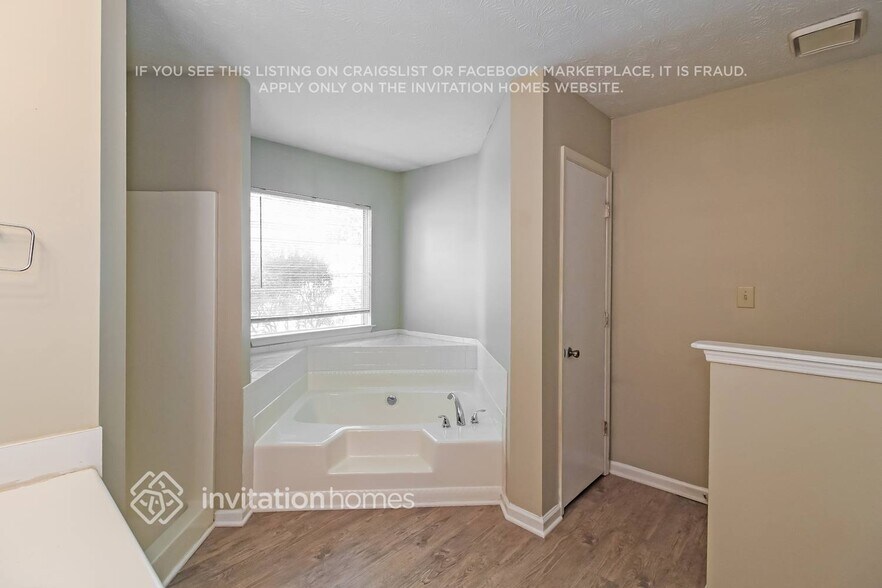 Building Photo - 146 Forest Pl