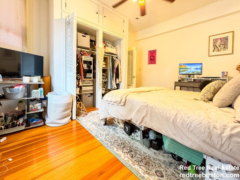 Building Photo - 33 Shannon St