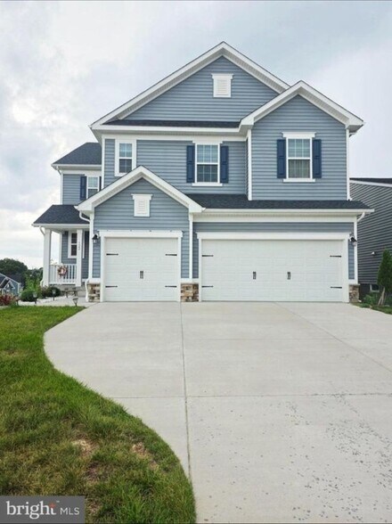 Primary Photo - 122 Poe Dr