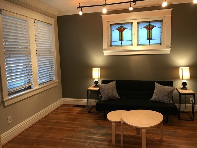 Building Photo - Beautiful Renovated Home near Sublette Park