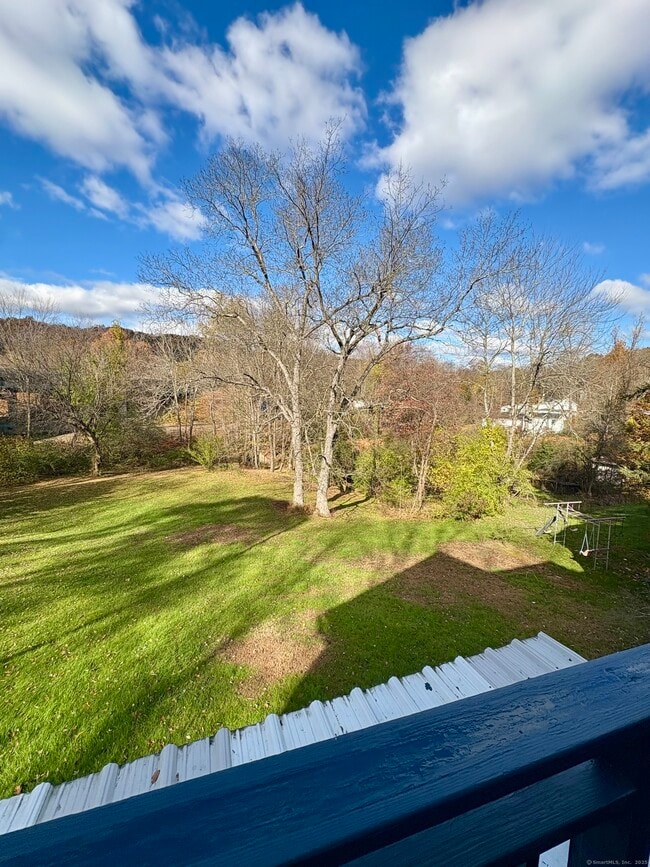 Building Photo - 227 Railroad St