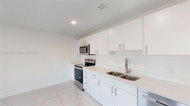 Primary Photo - 14546 SW 260th St