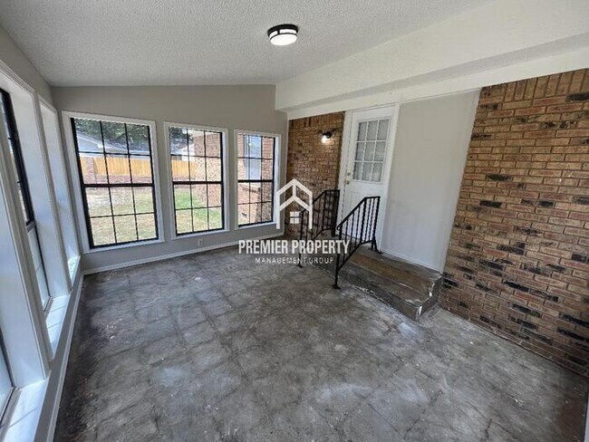 Building Photo - 1791 Homedale Ave
