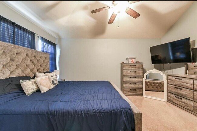 Building Photo - 4854 Fair Oak Dale Ln