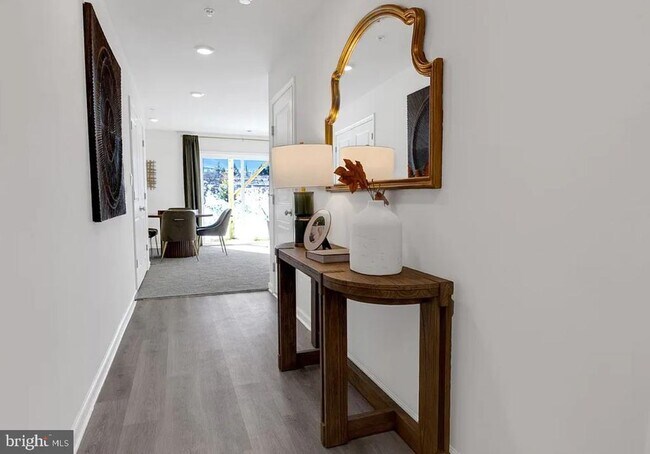 Building Photo - 8328 Alexander Ct