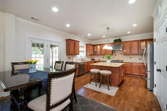 Building Photo - 1504 Belfaire Lake Tr