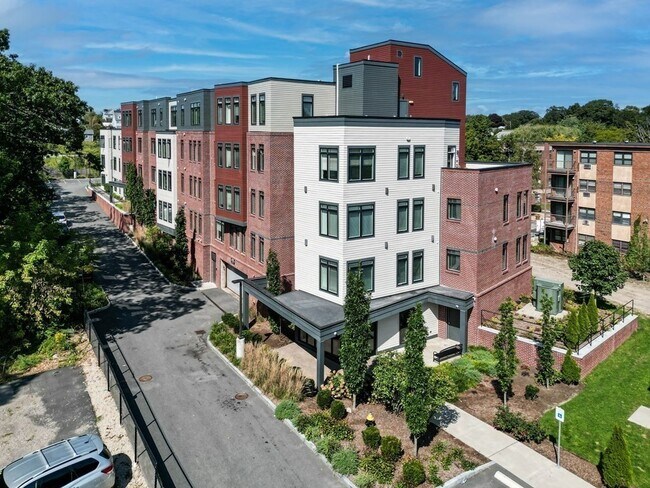 Building Photo - 4945 Washington St