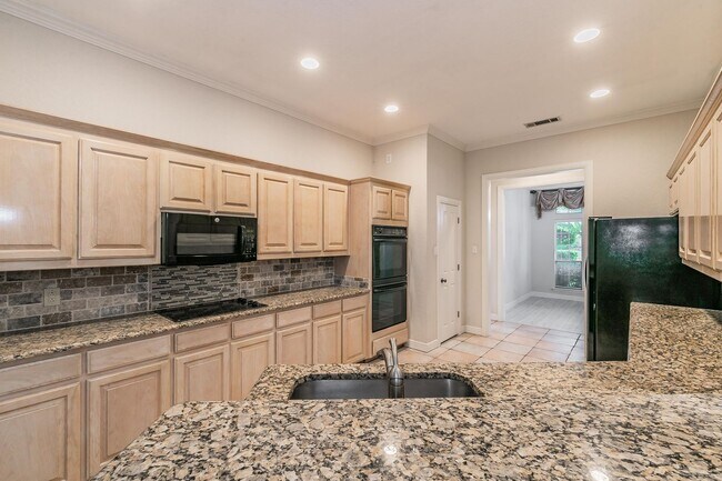 Building Photo - Beautiful 4 Bedroom Home in Ridgmar