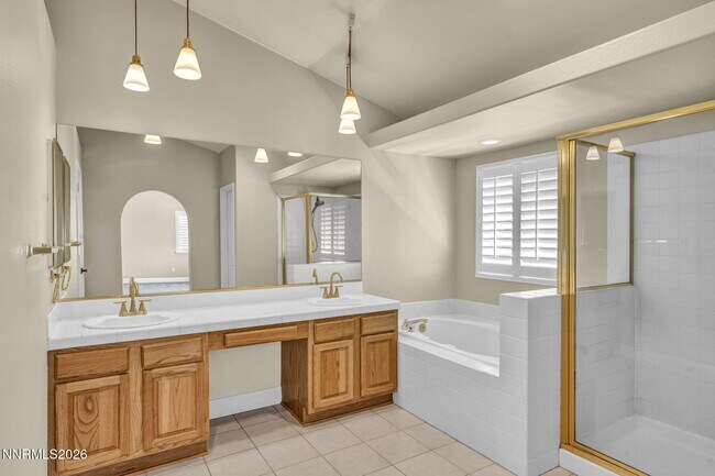 Building Photo - 6490 Brookview Cir