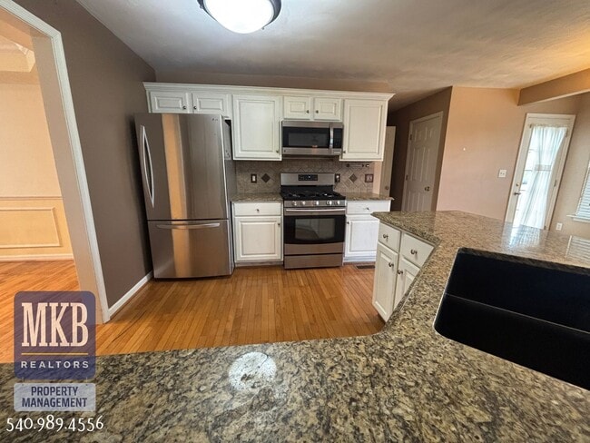 Building Photo - 6423 Westshire Ct