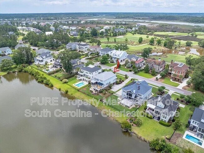 Building Photo - 1597 Rivertowne Country Club Dr