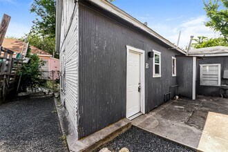 Building Photo - 4610 Schroeder St