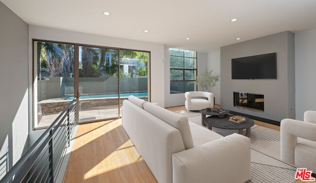 Building Photo - 143 Union Jack Mall