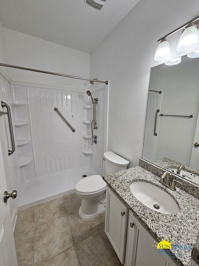 Building Photo - Spacious 5-Bedroom Home in Desirable Peach Creek, Minutes from the Beach!