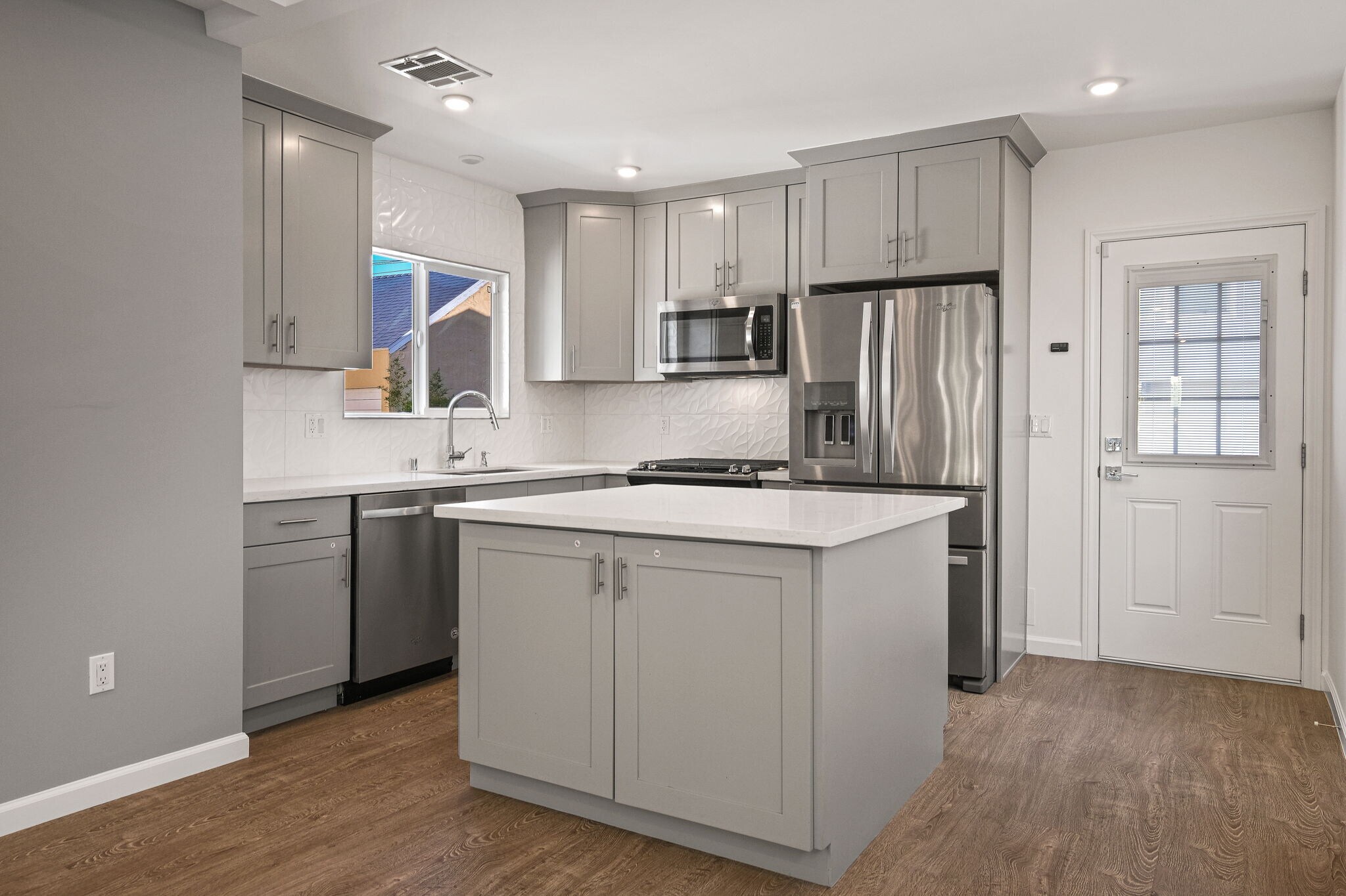 Building Photo - 1238 S Burnside Ave