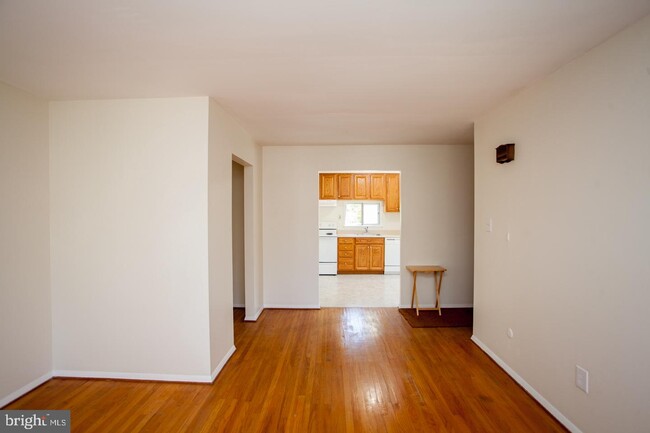 Building Photo - 463 Avenue B